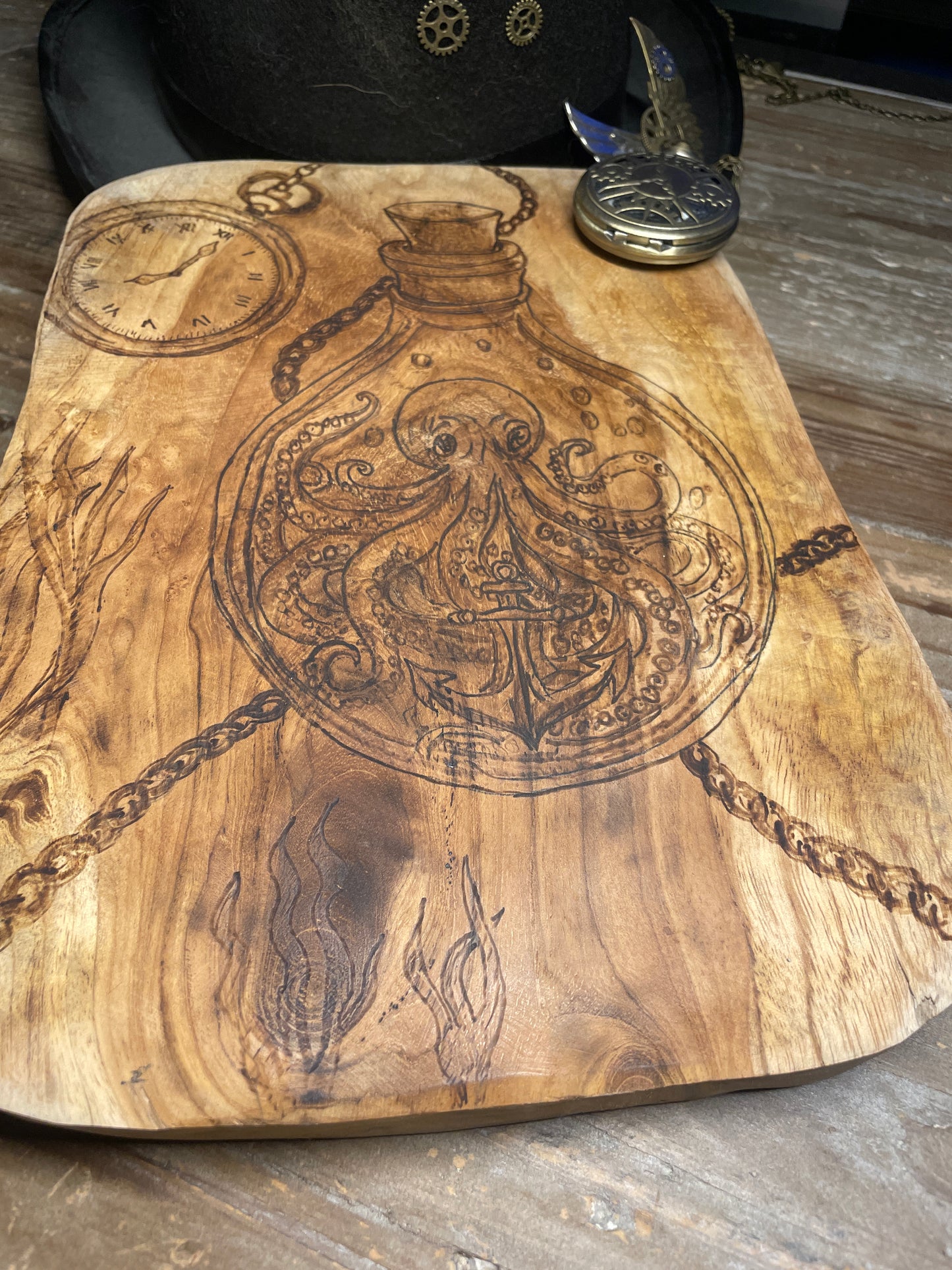 Planche Pieuvre embouteillée