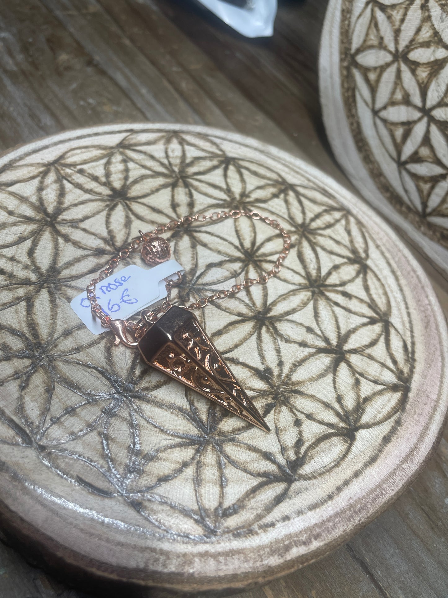 Pendule en bronze type or rose