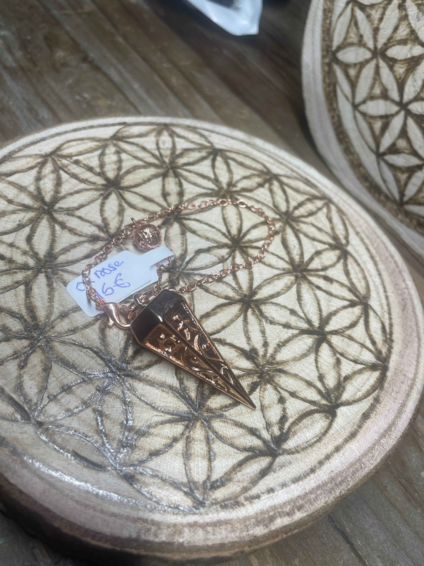 Pendule en bronze type or rose