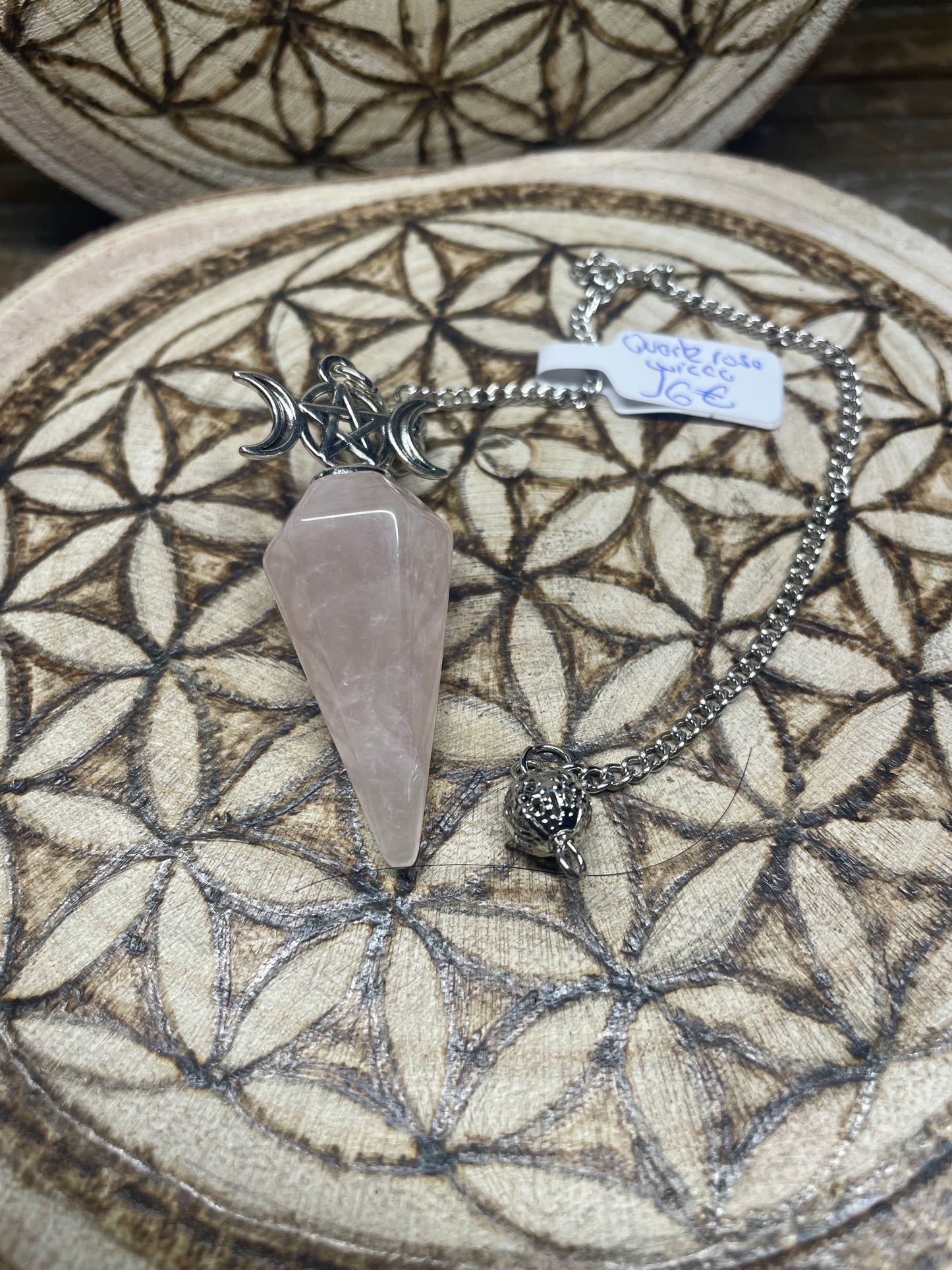 Pendule wicca en quartz rose