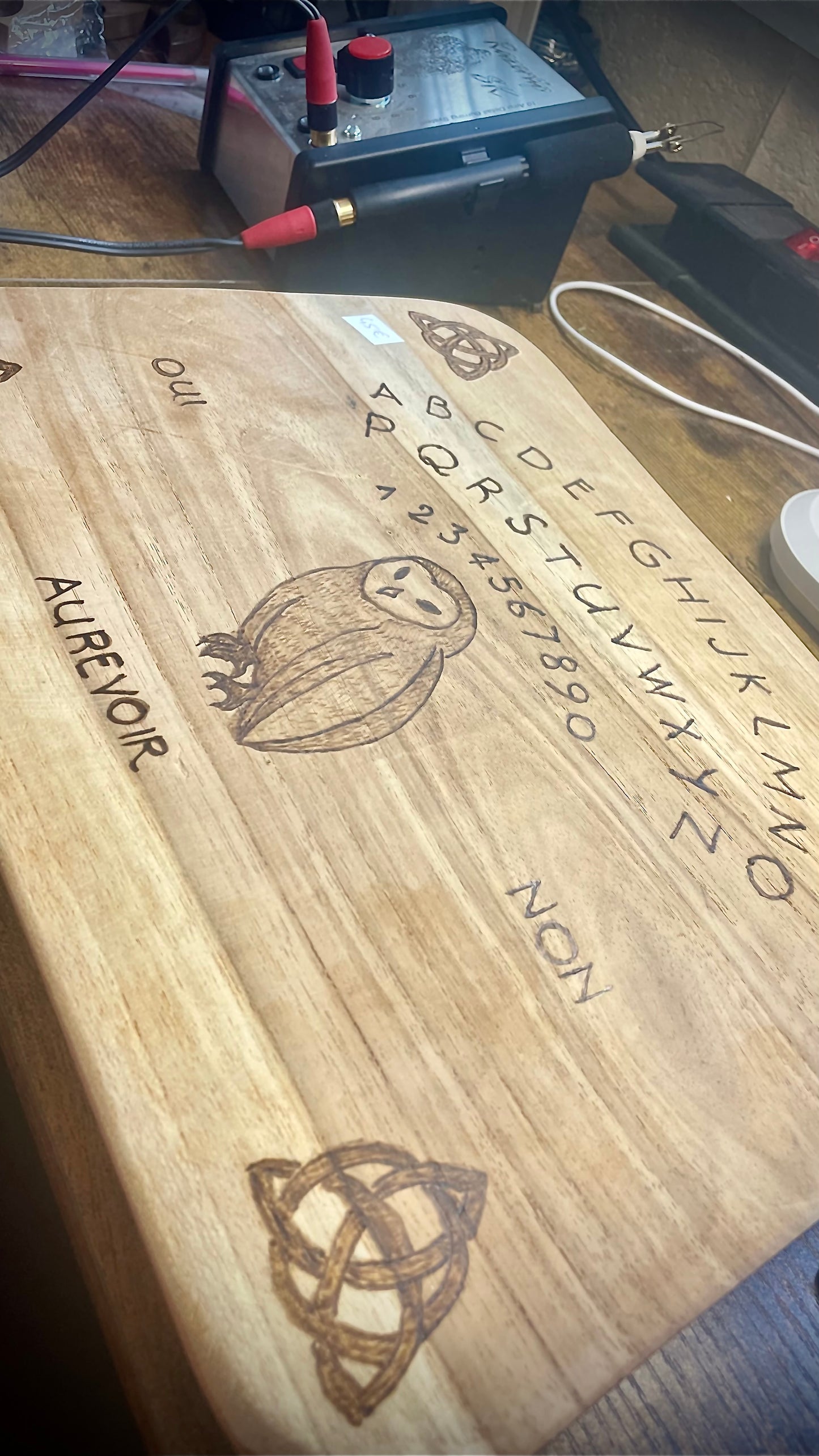 Planche Ouija ou à Pendule