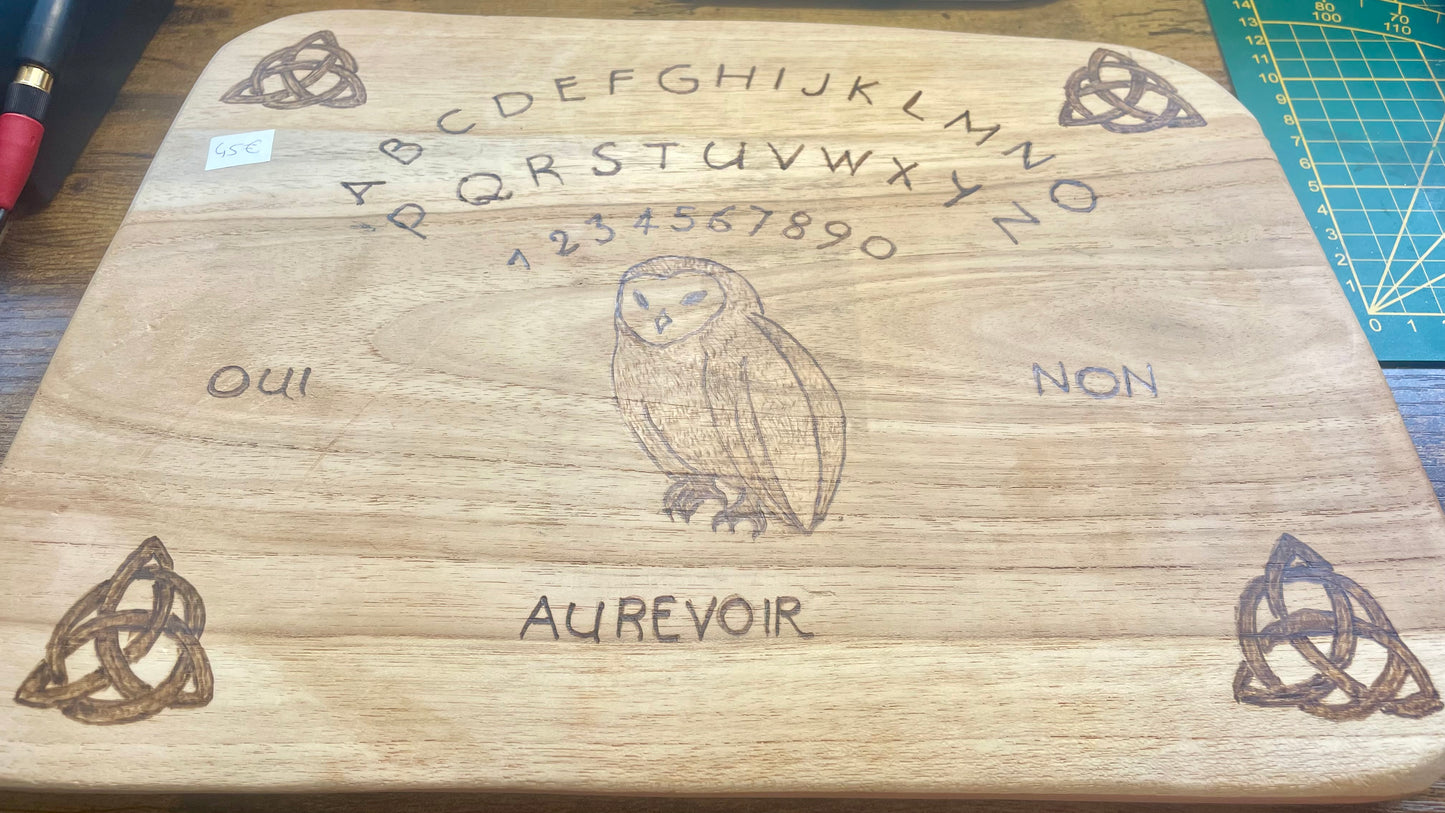 Planche Ouija ou à Pendule