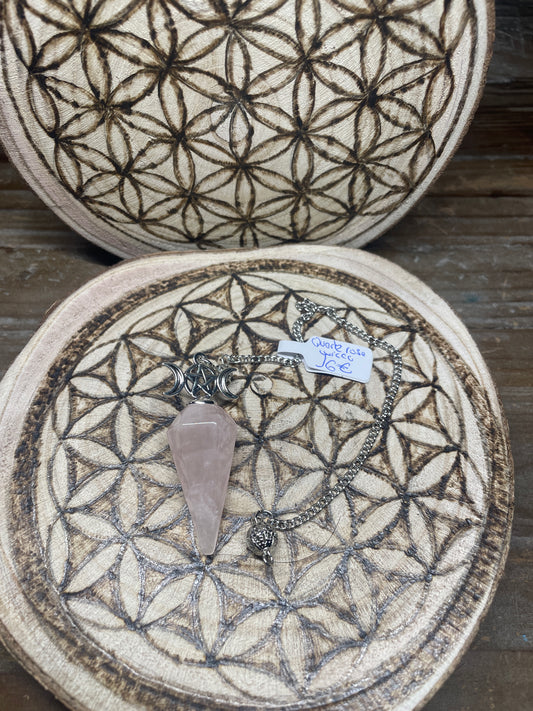 Pendule wicca en quartz rose